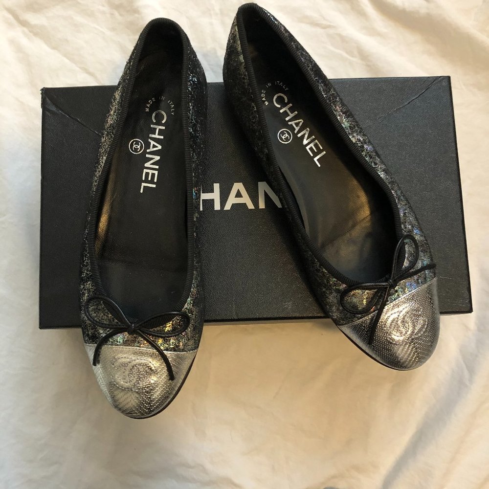 CHANEL HOLOGRAPHIC IRIDESCENT BALLET FLATS